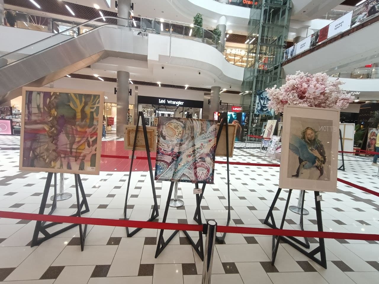 Shopping MallDova Art Week: arta vizuală în mijlocul publicului - foto 2